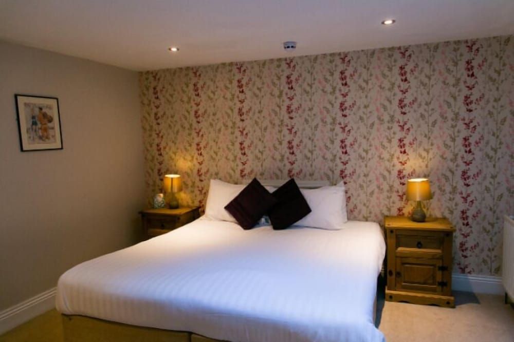 The Maltsters Arms Double or Twin Room (Velux Only, No Window) 2