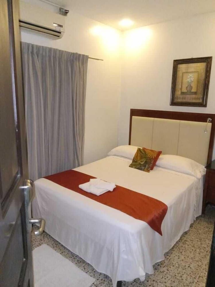 Hostal Del Valle Basic Single Room 2