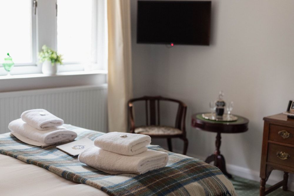 The Devonshire Arms Baslow Classic Double Room, Ensuite (Delightful Double) 6