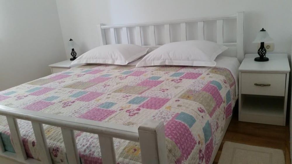 Apartment (Two-Bedroom Apartment with Balcony an)