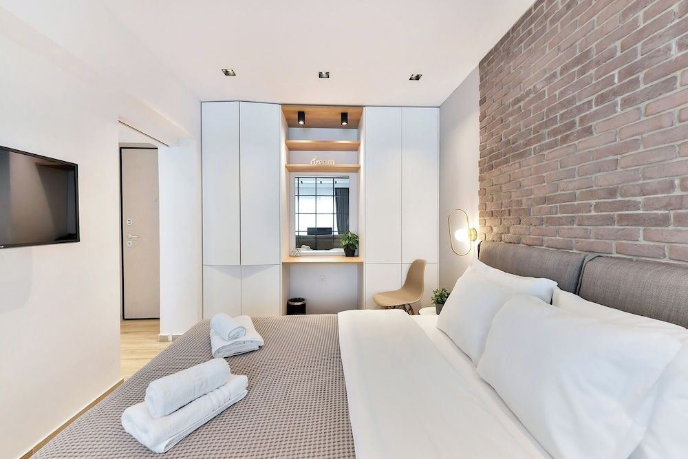 Suite with hot tub