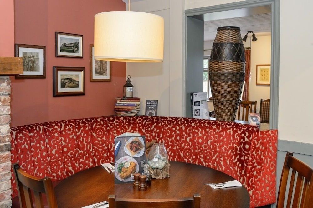 Balfour Arms Classic Twin Room, Ensuite 5