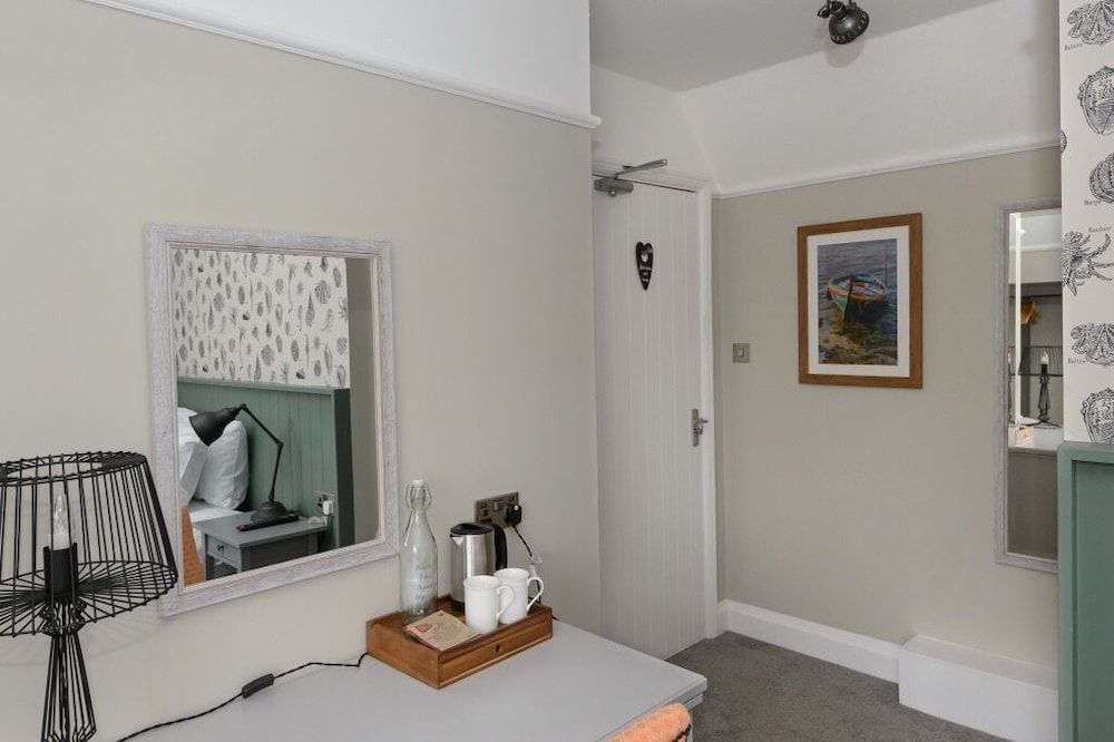 Balfour Arms Classic Twin Room, Ensuite 17