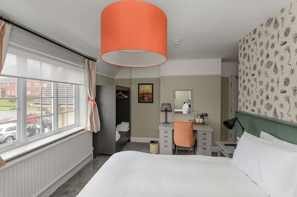 Balfour Arms Classic Twin Room, Ensuite 2