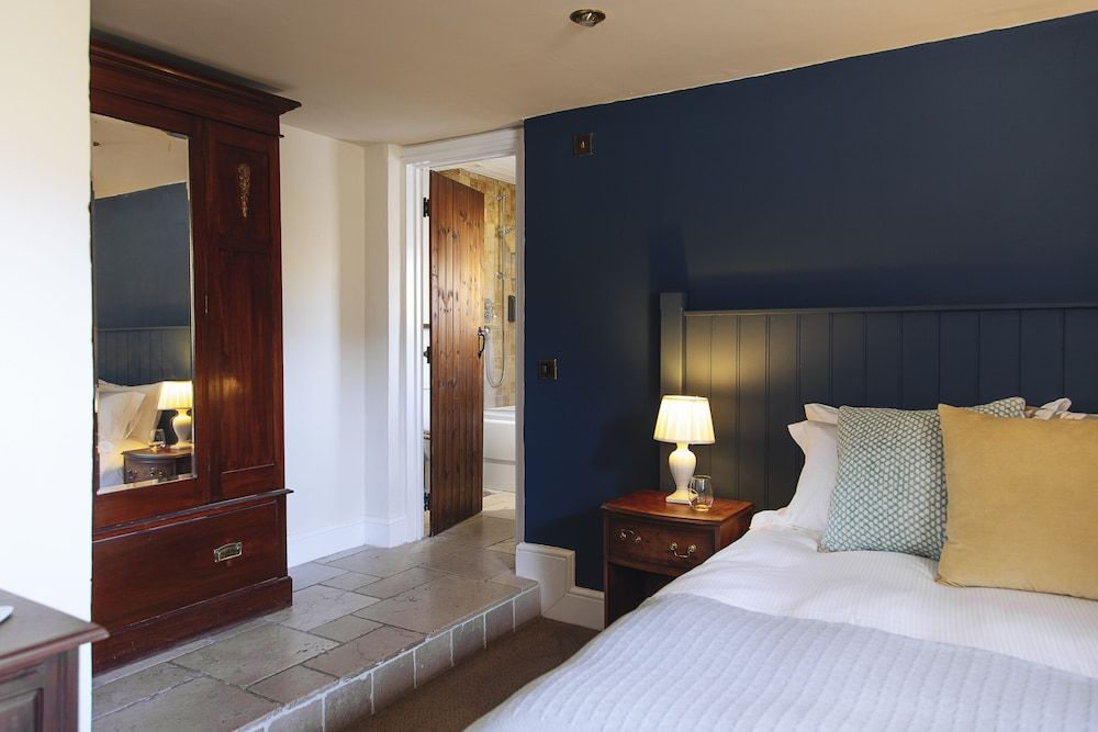 Blue Ball Inn Family Double or Twin Room, Ensuite 3