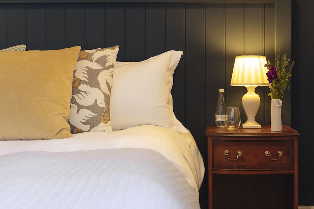 Blue Ball Inn Superior Double Room, Ensuite (With Shower) 5