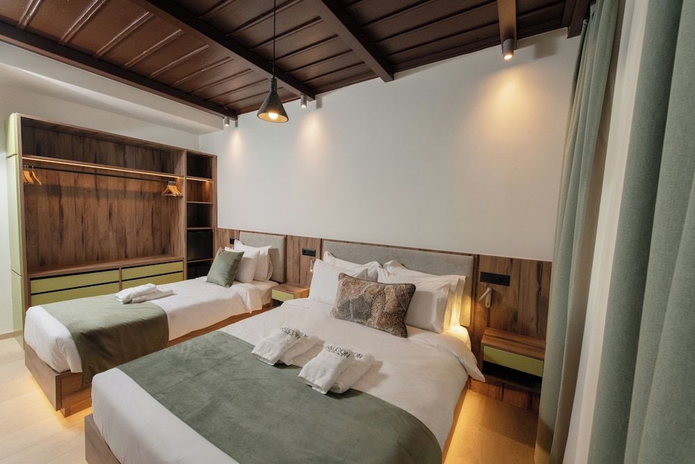 Balcon Makrinitsa Standard Triple Room 2