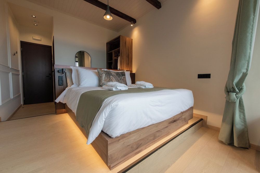 Balcon Makrinitsa Deluxe Double Room, Sea View 3