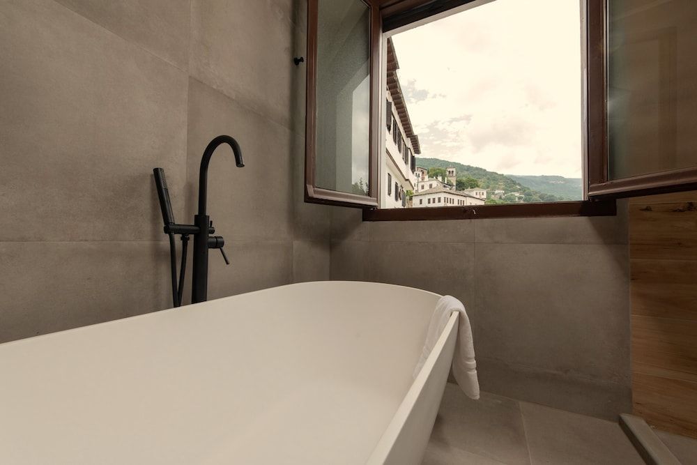 Balcon Makrinitsa Deluxe Double Room 7