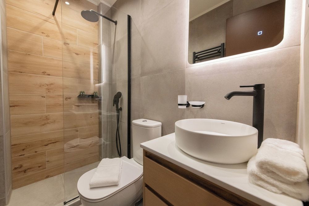 Balcon Makrinitsa Standard Triple Room 4