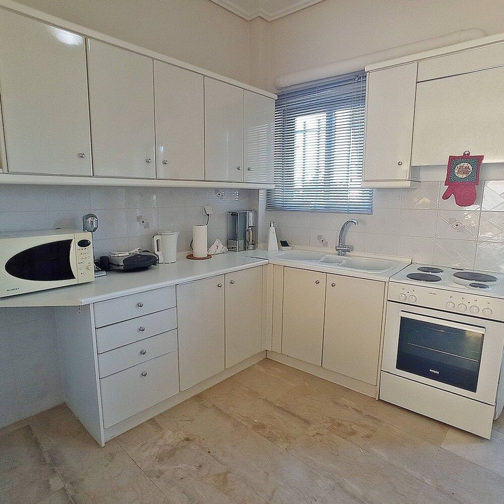 Lechaio Corinth Maisonette for 4 - A Lechaio Beach Corinth Maisonette - Building A House, Smoking 5