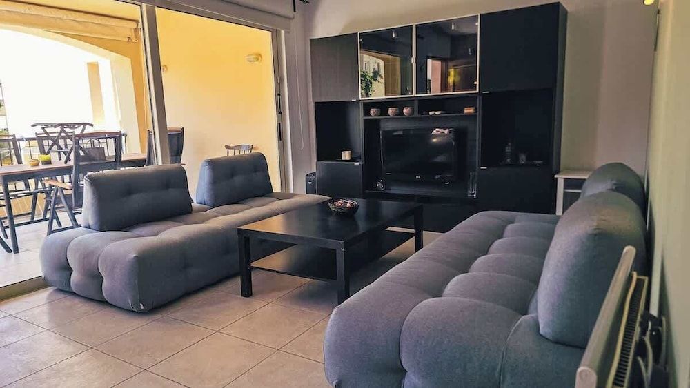 Casa Elysia 1BR with Beach & Pool Apartment, Patio, Beachside 8