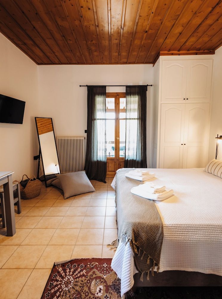 Orias guesthouse & farm Classic Double Room, Balcony, Mountain View 6