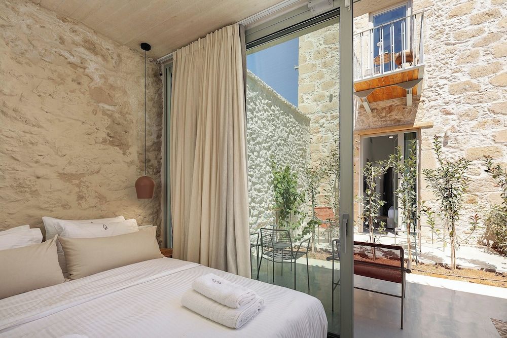 Comfort Double Room, 1 Queen Bed, Patio, Courtyard View Hub 05