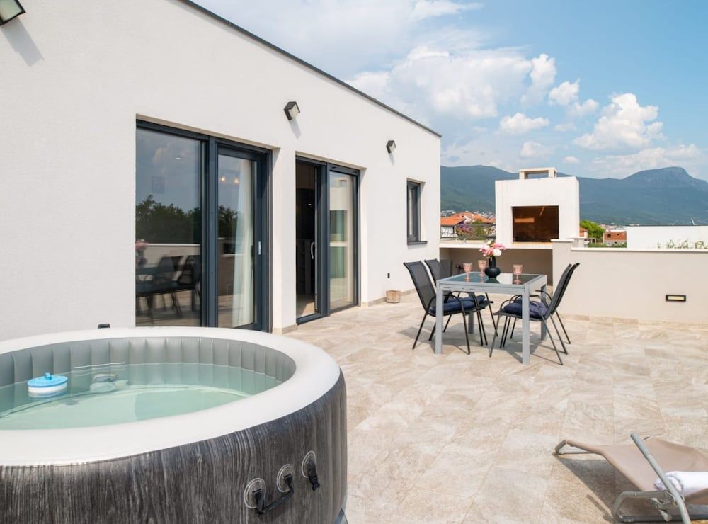 Apartment Infinity Apartment (Apartment Infinity with Hot Tub) 11