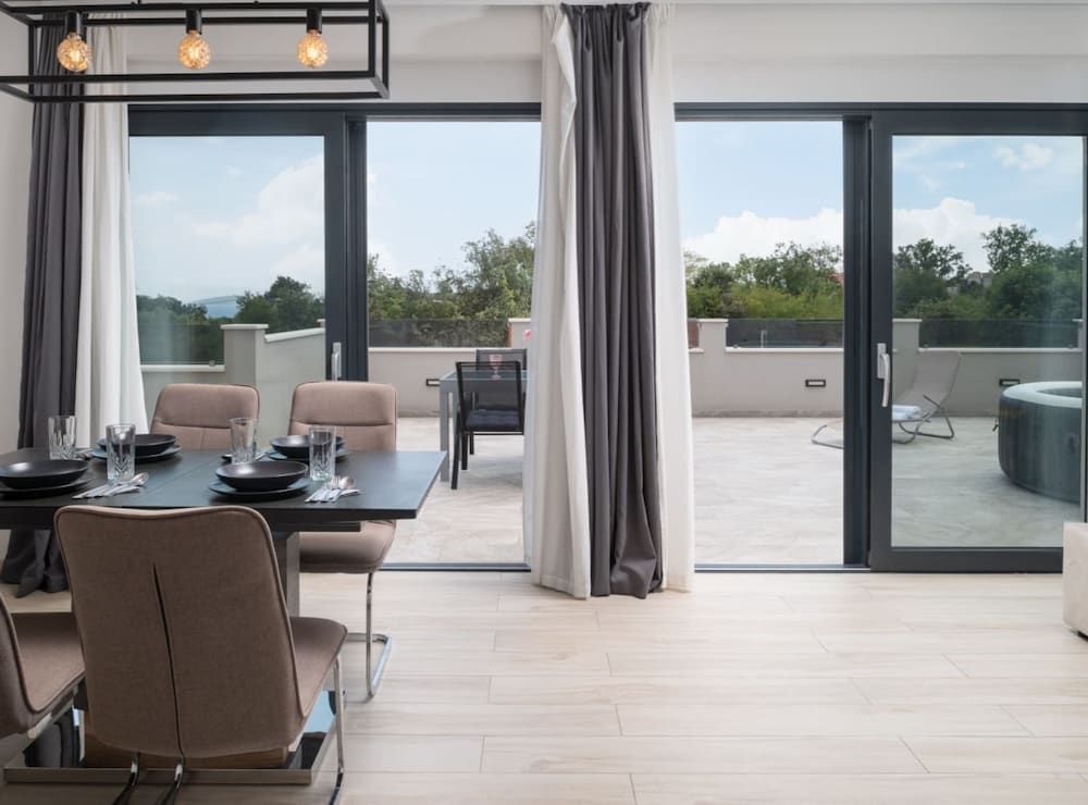 Apartment Infinity Apartment (Apartment Infinity with Hot Tub) 17