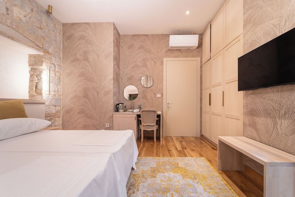 Tifani Luxury Rooms 3 Luxury Double or Twin Room (9) 4