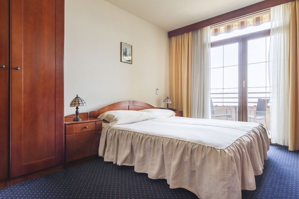 Hotel Miramare Njivice Double Room, Balcony, Sea View