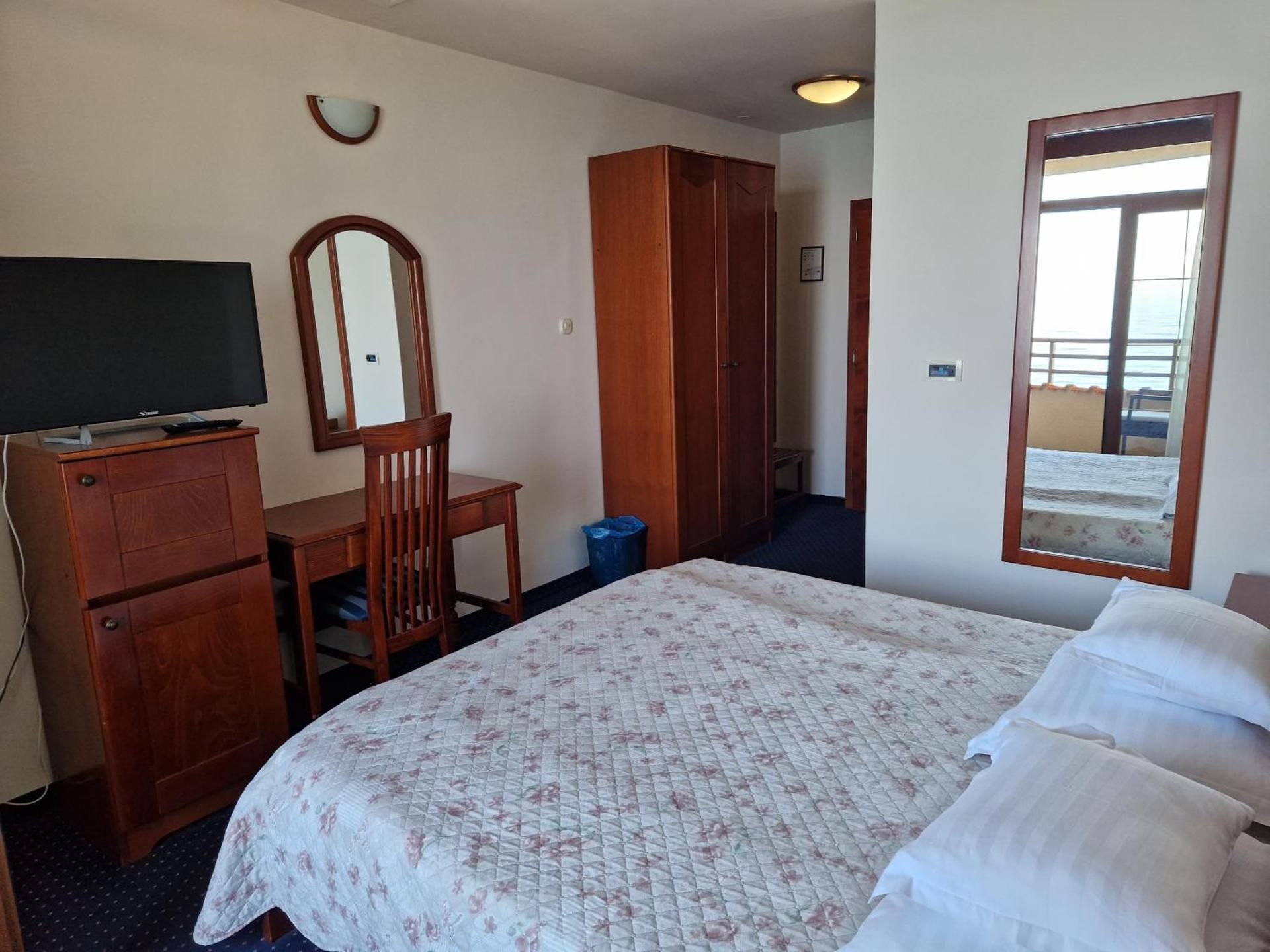 Economy Double Room with Sea View