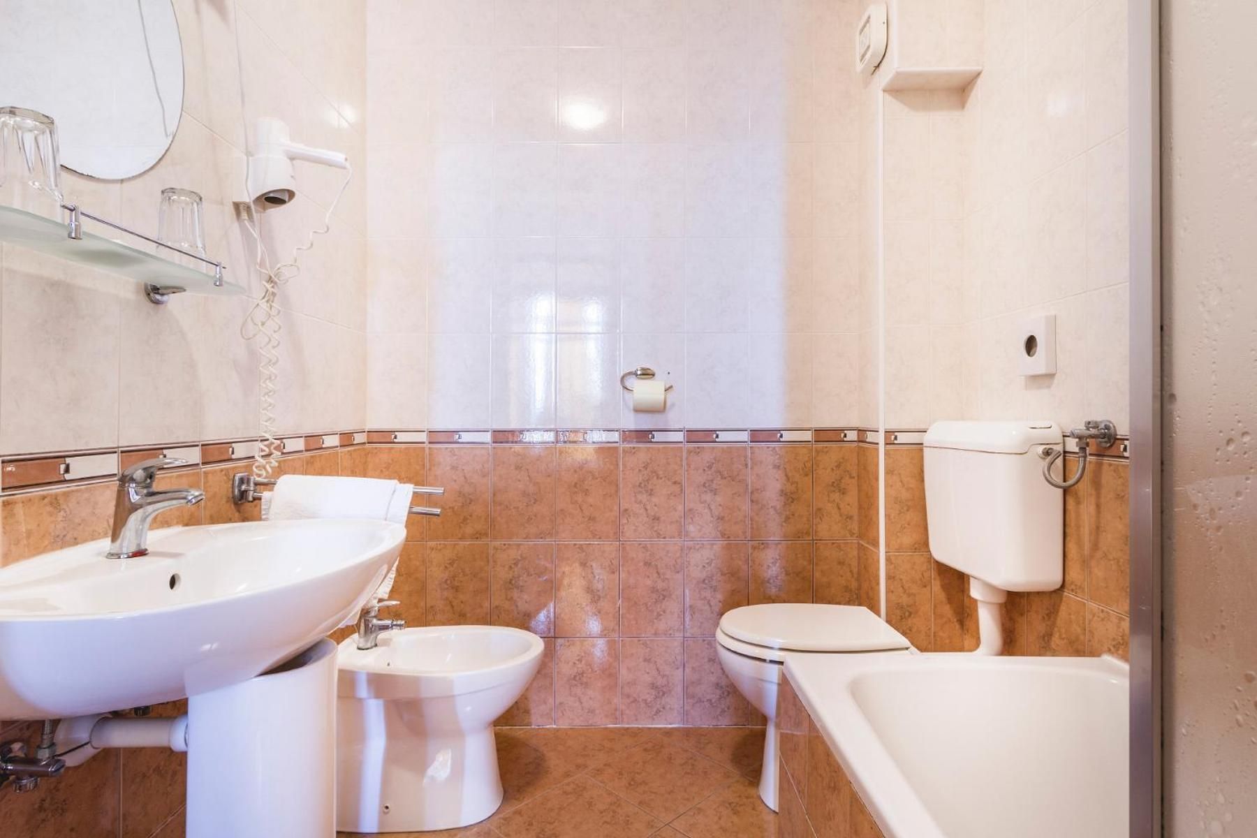 Hotel Miramare Njivice Superior Double Room with Sea View 2