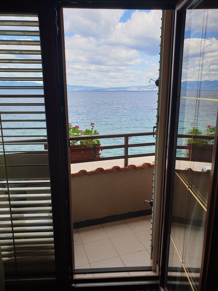 Hotel Miramare Njivice Double Room, Balcony, Sea View 4