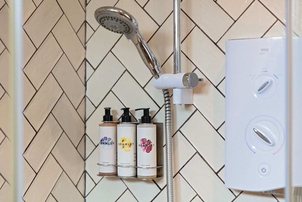 Three Swallows Classic Double Room, Ensuite (Dog Friendly) 13