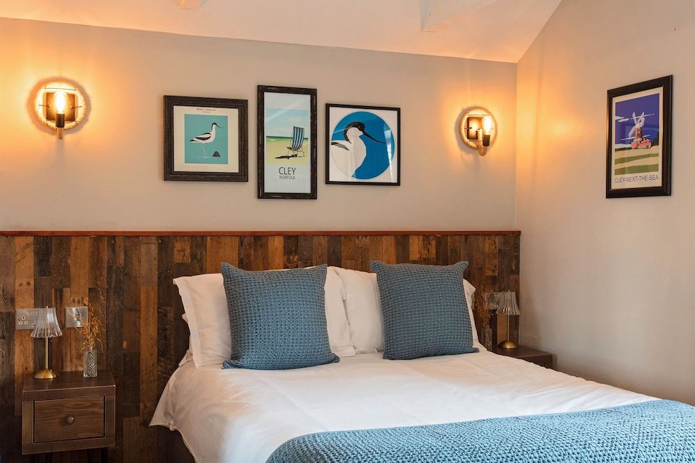 Three Swallows Classic Double Room, Ensuite (Dog Friendly) 2