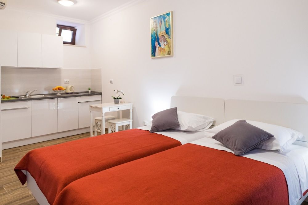 Apartments Santa Maria Double or Twin Room 9