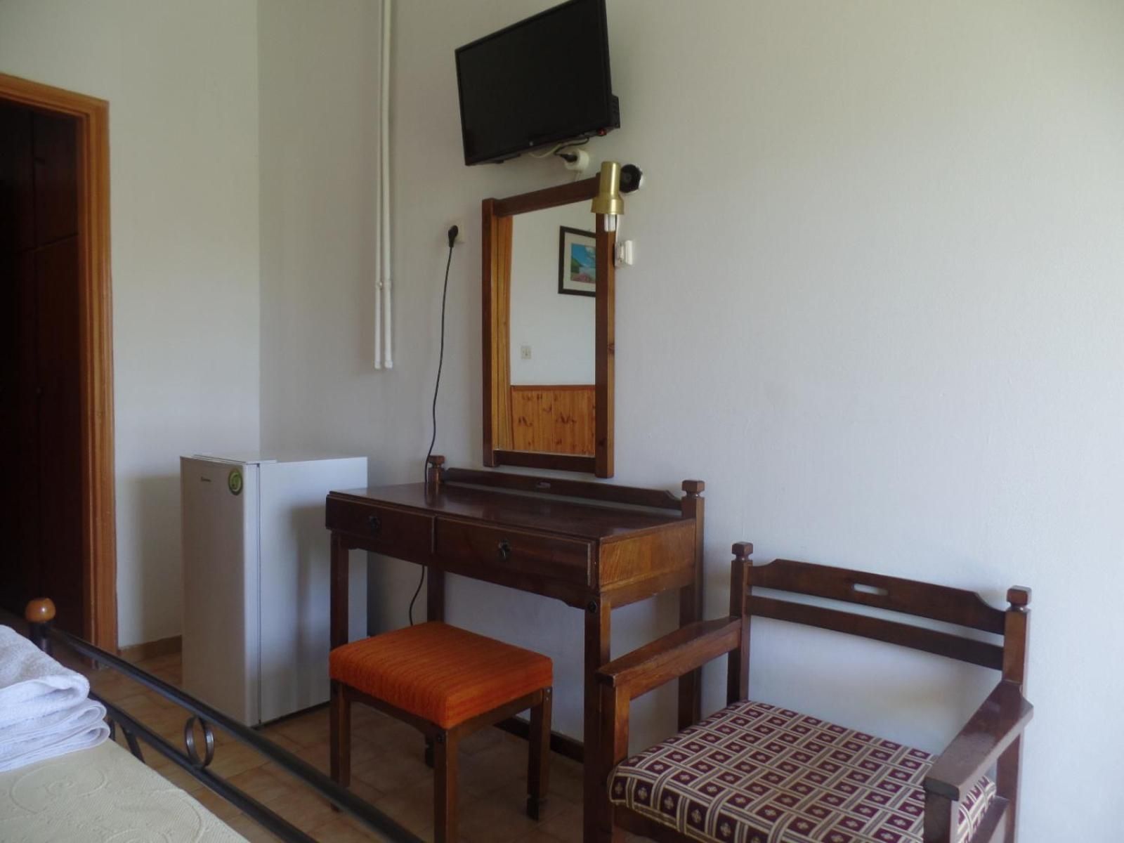 Hotel Inomaos Single Room 4