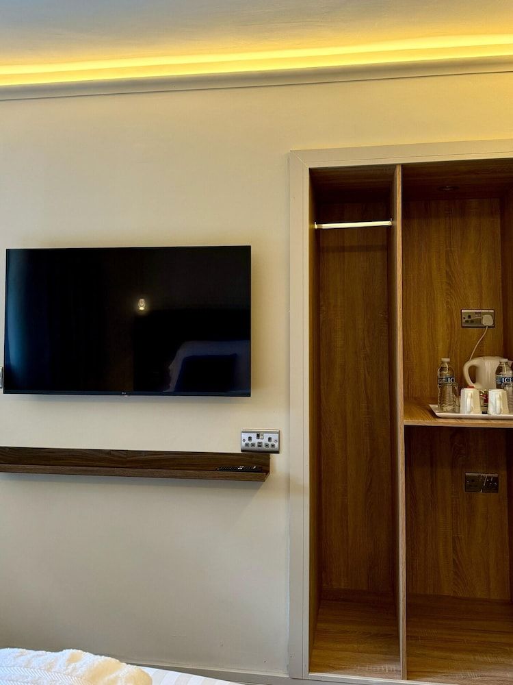 The Old Farm Hotel Deluxe Double Room, Ensuite, Garden View 2