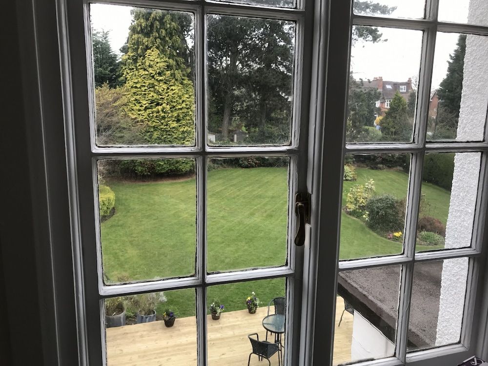 Basic Single Room, Ensuite, Garden View
