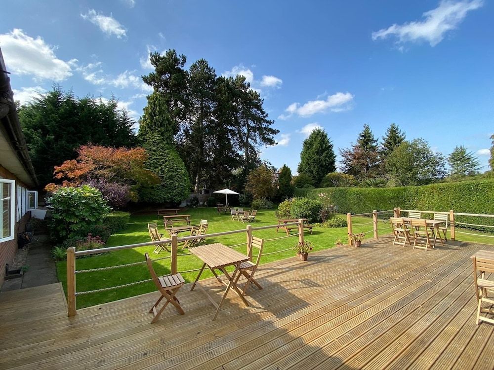 The Old Farm Hotel Deluxe Double Room, Ensuite, Garden View 7