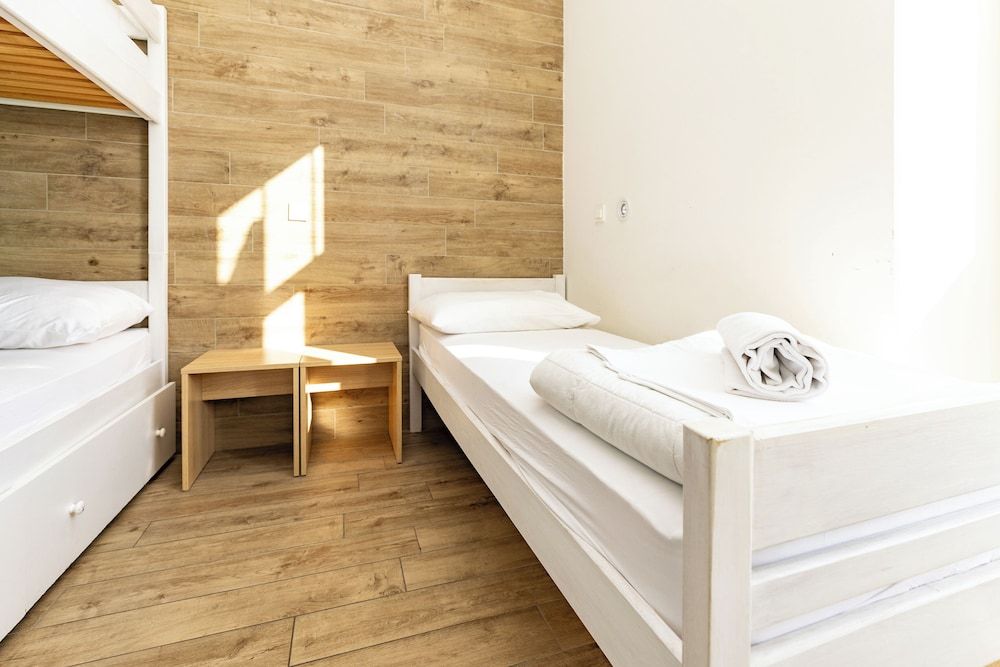 Hostel Link Triple Room, Sea View 9