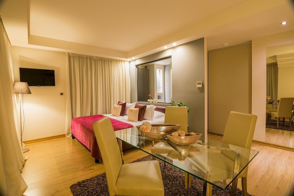 Golden Suites & Spa Superior Suite 2