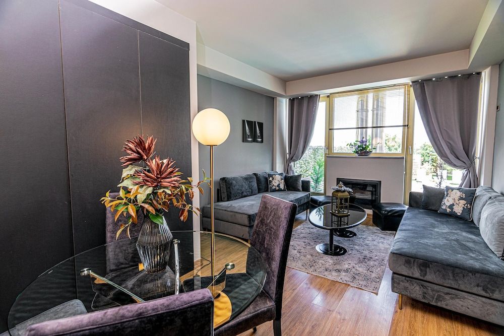 Golden Suites & Spa Executive Suite 6