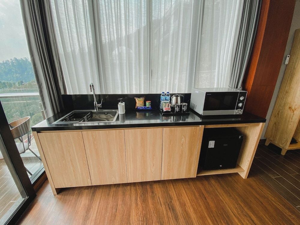 Damar Langit Resort Deluxe Twin Room 3