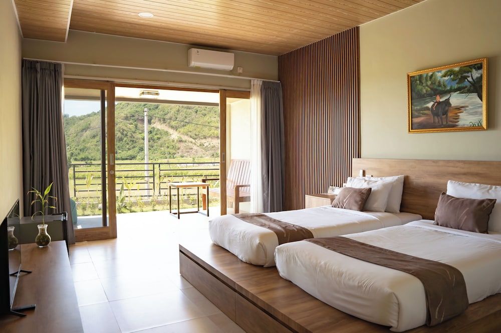 Maya Ocean Resort Deluxe Twin Room, Balcony, Ocean View 2