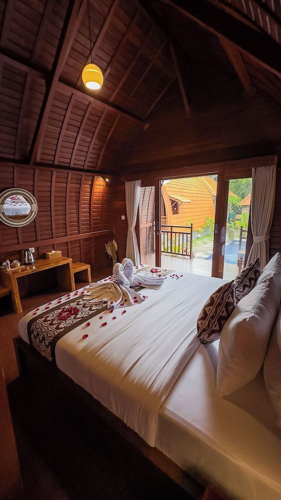 Double Room, Kitchen, Courtyard View