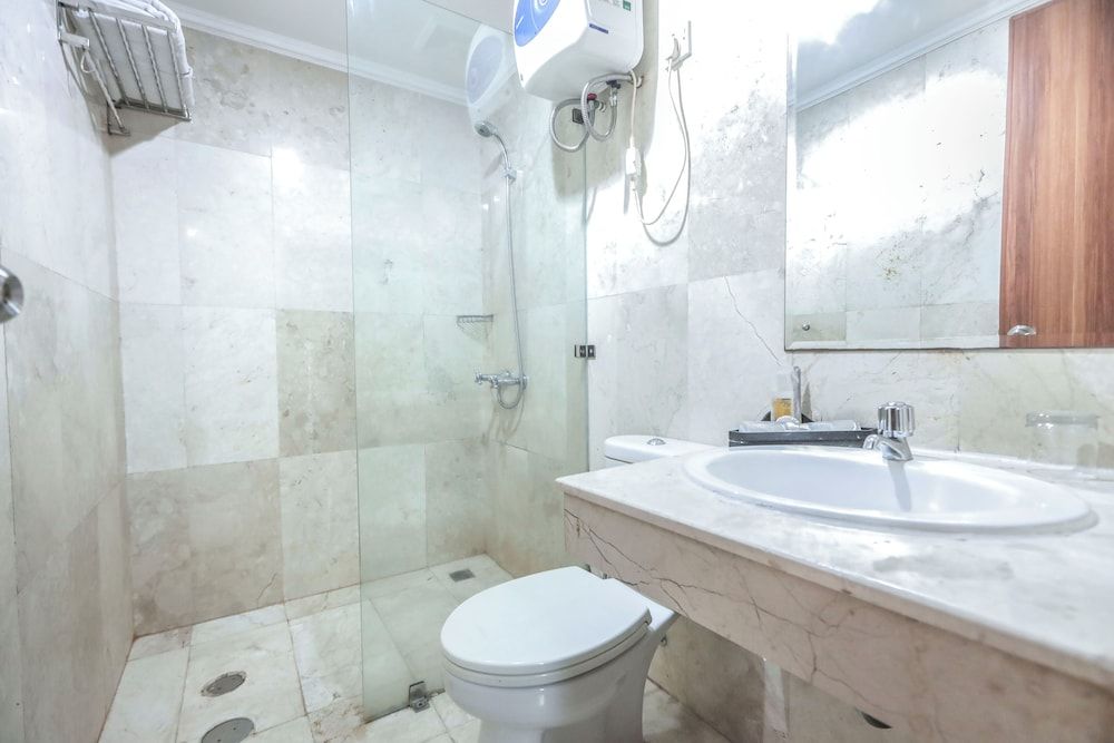 Great Western Hotel & Resort Serpong Deluxe Double Room, Balcony, City View 3