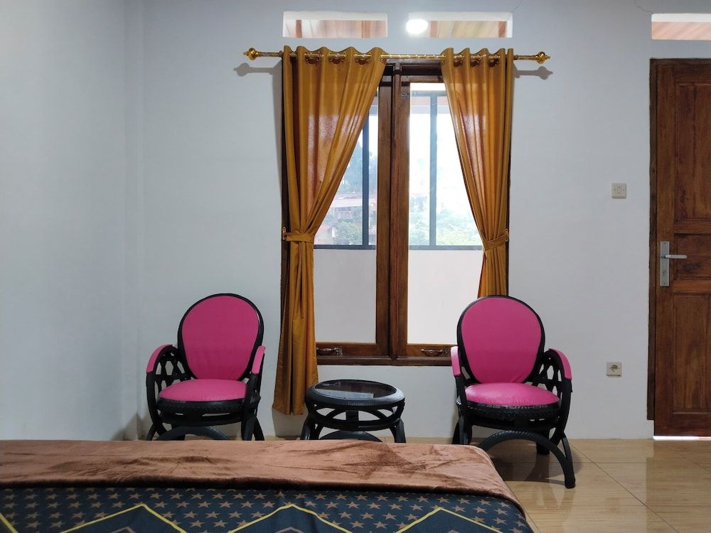 Hally Batulayang Standard Double Room 5