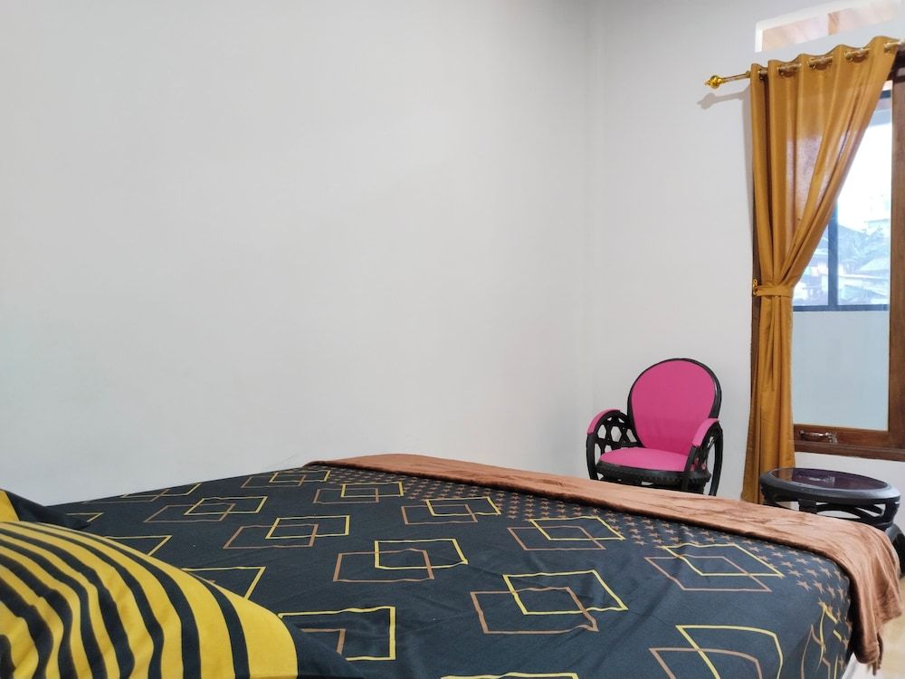 Hally Batulayang Standard Double Room 3