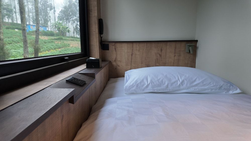 Jambuluwuk Bromo Poshtel Single Room, Multiple Bedrooms (2 rooms with Single Bed each) 3