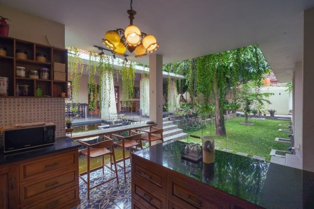 Griya Bayan Kraguman Classic Villa, 3 Bedrooms, Kitchen, Courtyard Area 5