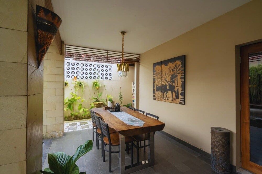 Griya Bayan Kraguman Classic Villa, 3 Bedrooms, Kitchen, Courtyard Area 12