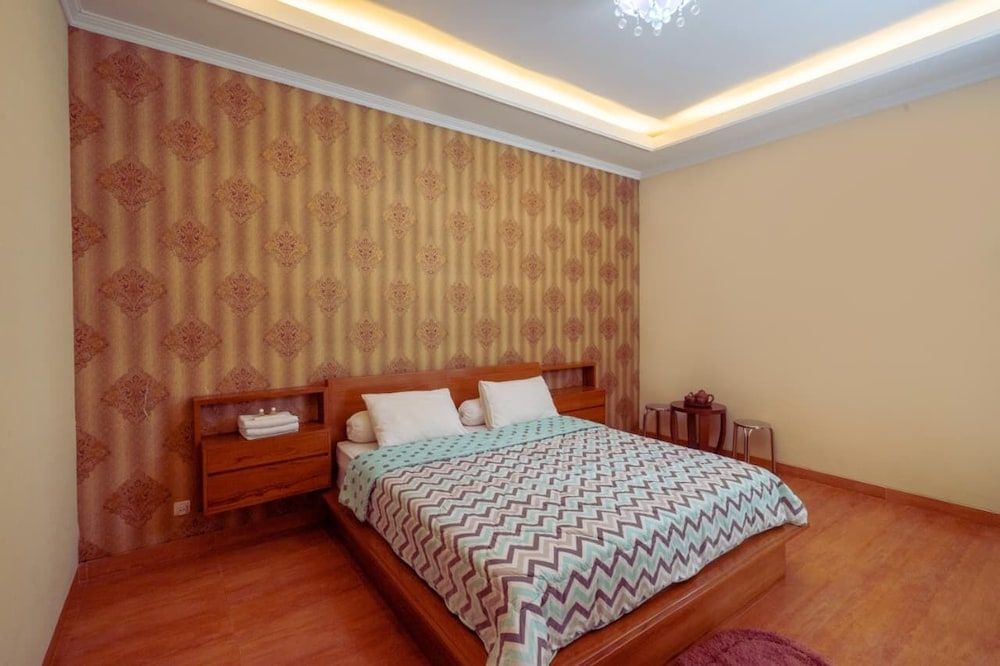 Griya Bayan Kraguman Classic Villa, 3 Bedrooms, Kitchen, Courtyard Area 3