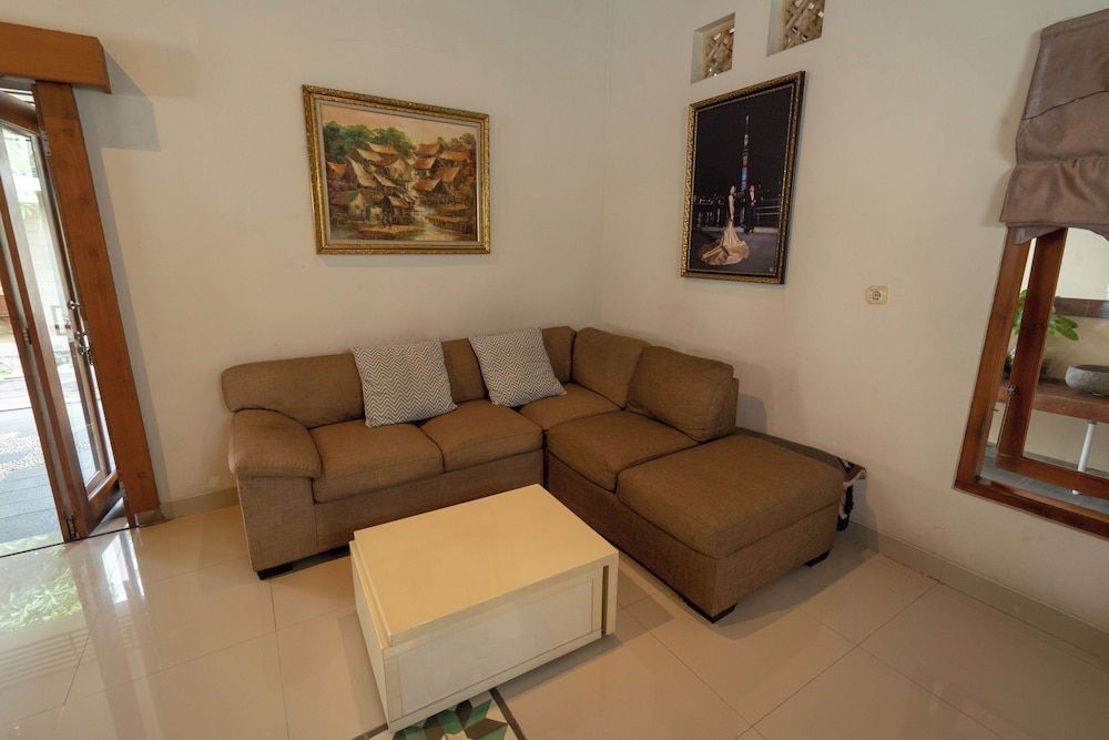 Griya Bayan Kraguman Classic Villa, 3 Bedrooms, Kitchen, Courtyard Area 9