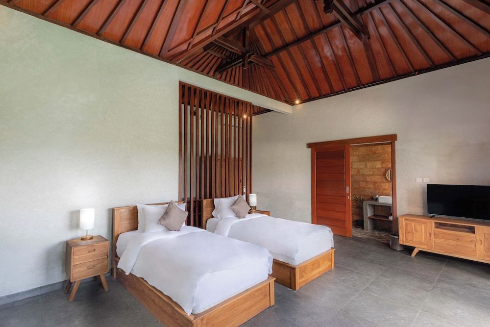 Bungalow, 2 Twin, Garden or Pool View