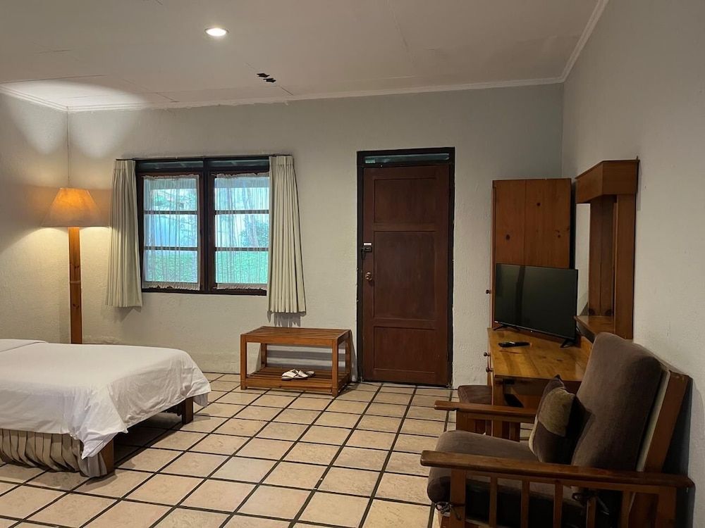 Grand Panorama Lembang Standard Twin Room, Garden View 2