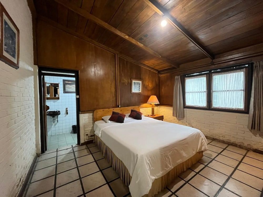 Grand Panorama Lembang Classic House, Garden View 10