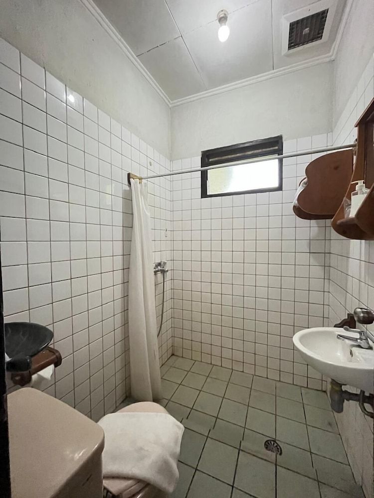 Grand Panorama Lembang Standard Twin Room, Garden View 14